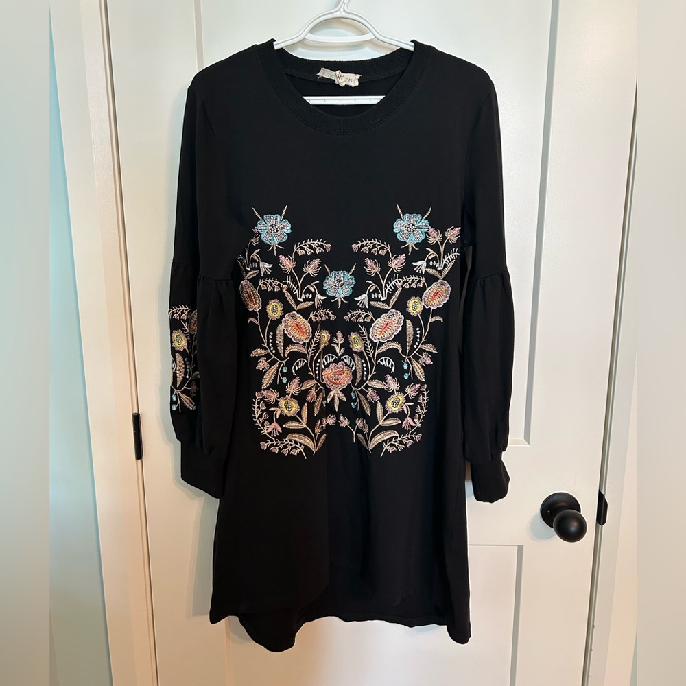 Luna Moon Medium Black Sweater Dress with Floral Embroidery
